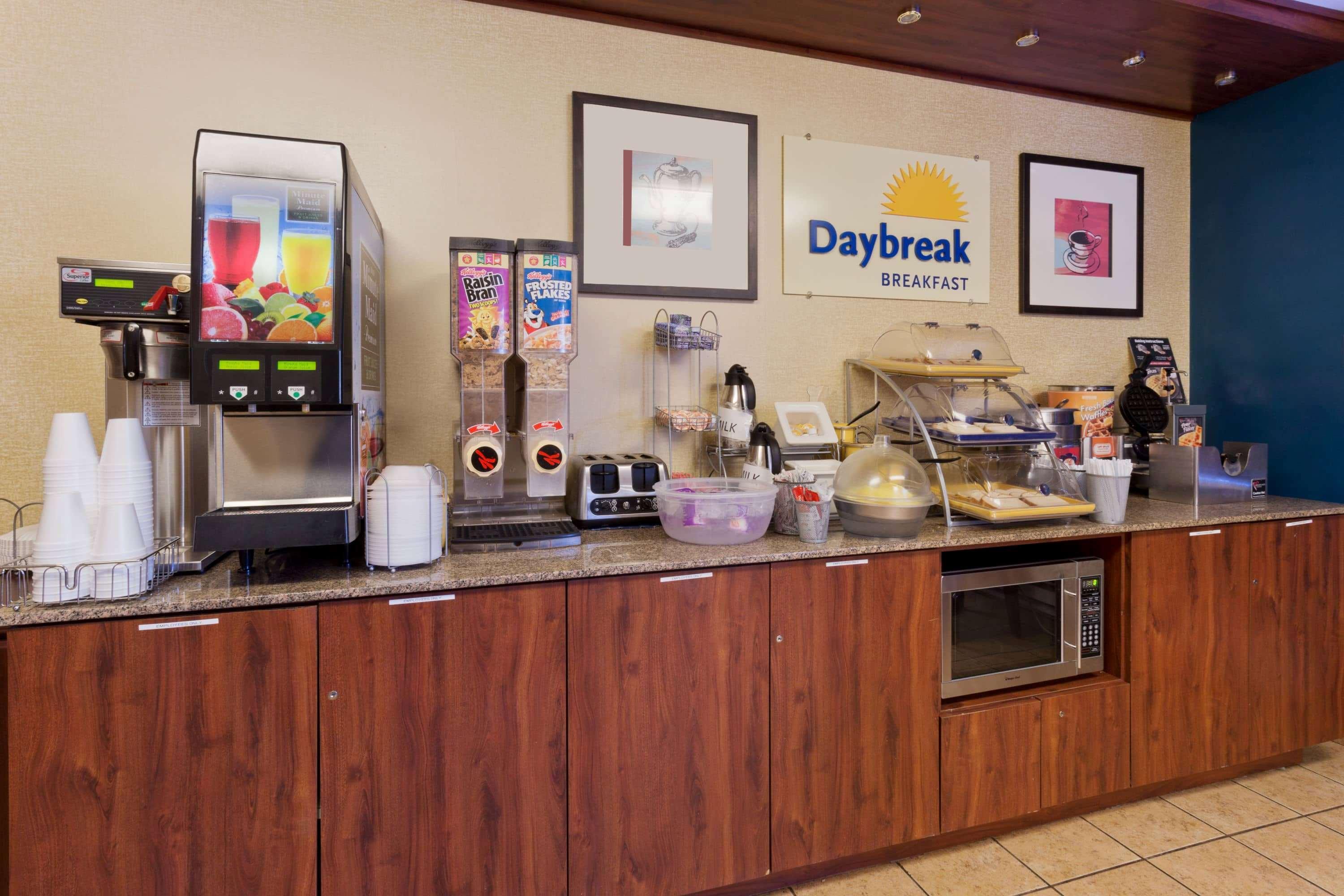 Days Inn By Wyndham Rockford I-90 Casino District Exterior foto